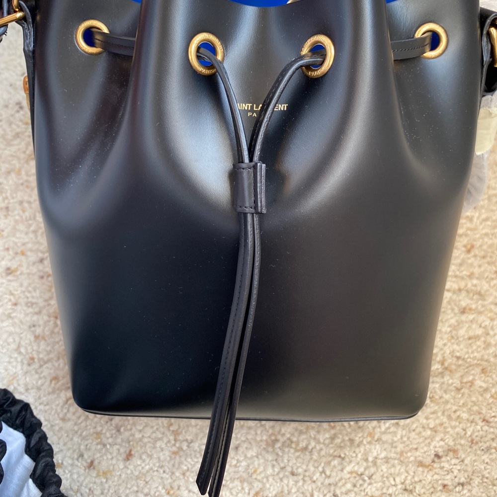 Saint Laurent Calfskin Large Emmanuelle Bucket Bag - Picture 2 of 13